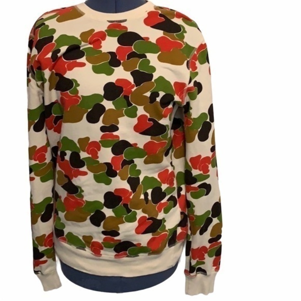 Character Hero Camo-like Sweatshirt